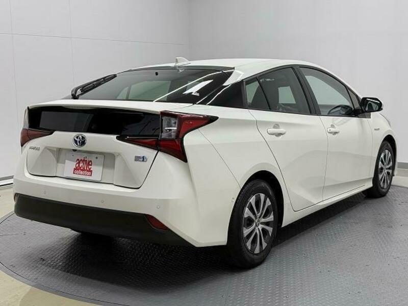 PRIUS-13