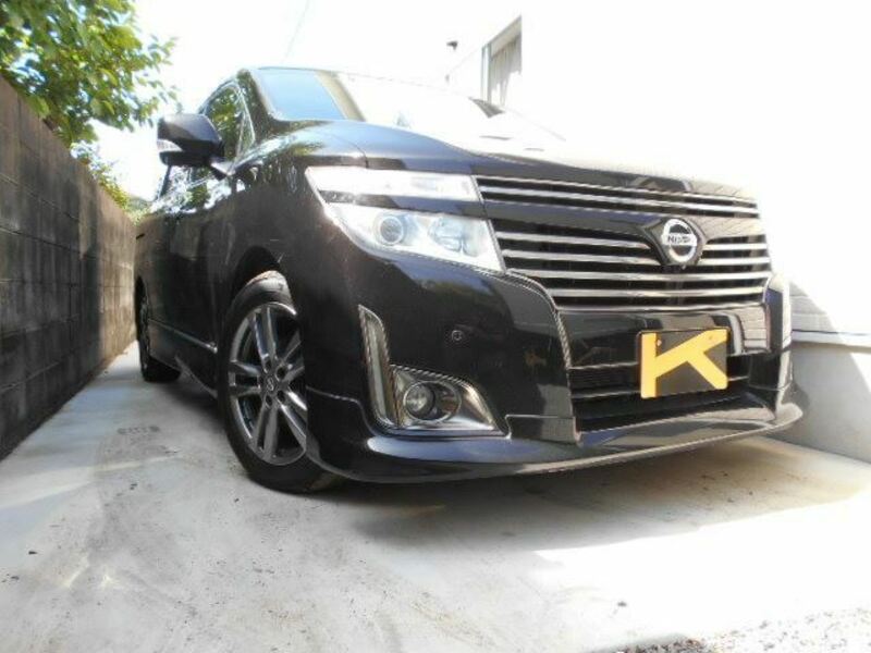 NISSAN　ELGRAND