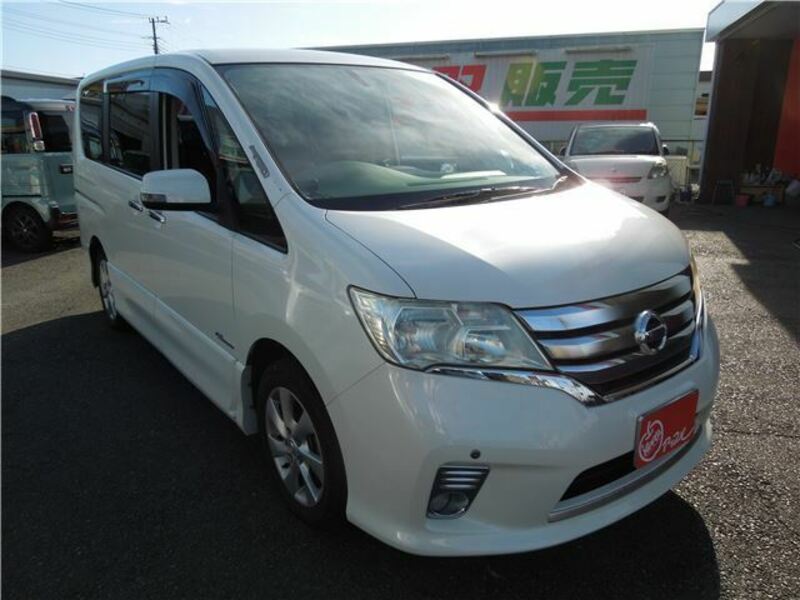 NISSAN　SERENA