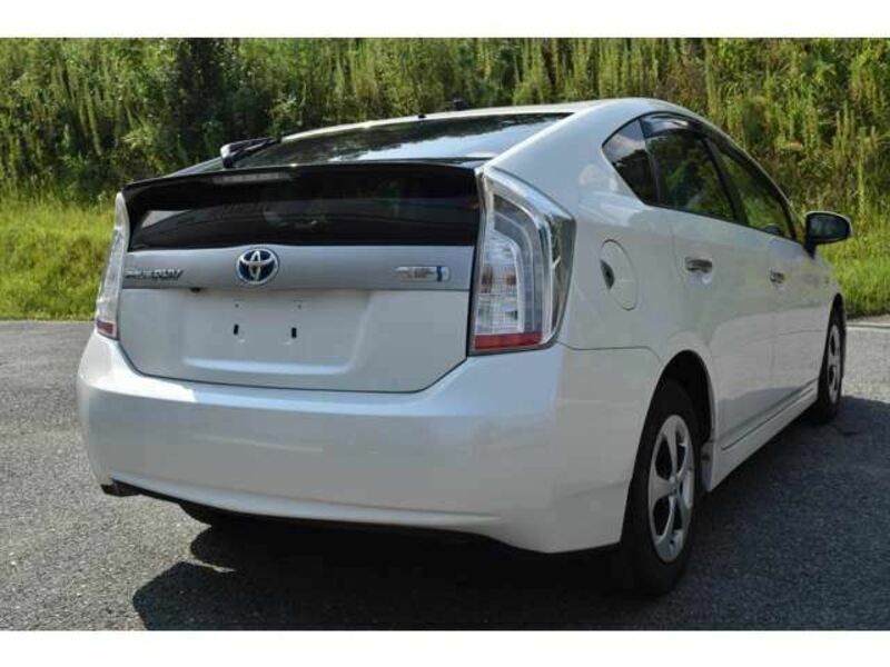 PRIUS PHV-6