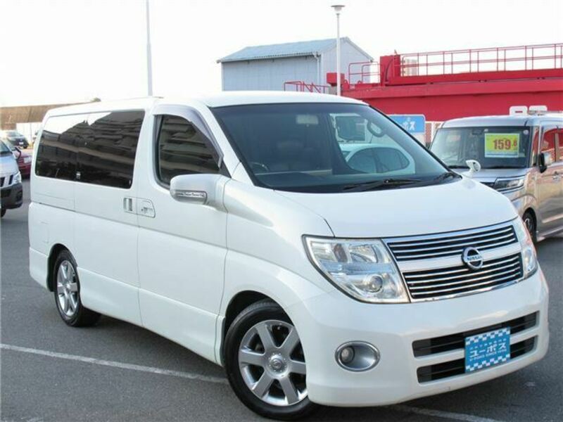 NISSAN　ELGRAND