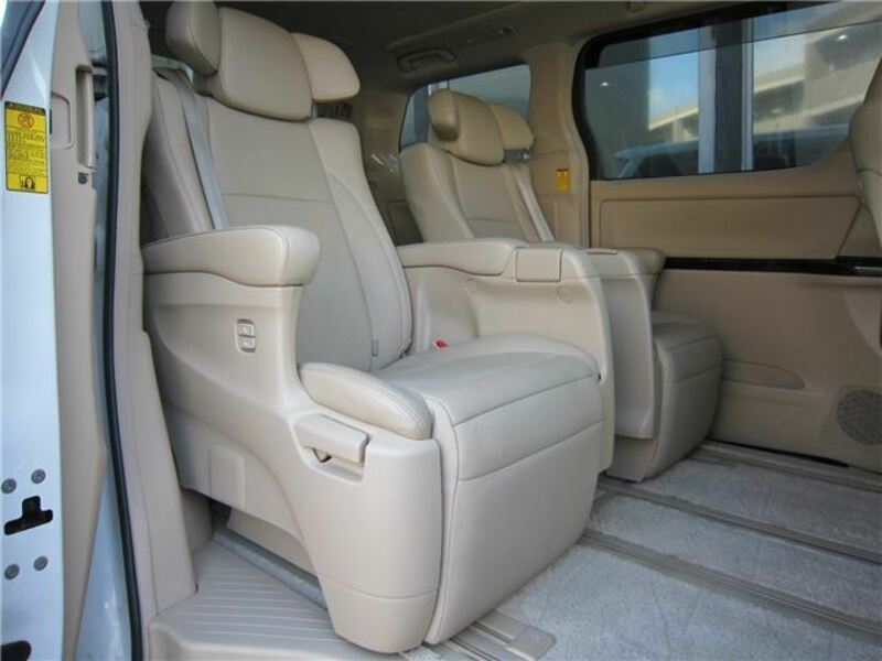 ALPHARD-32