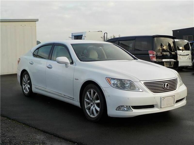 LEXUS　LS