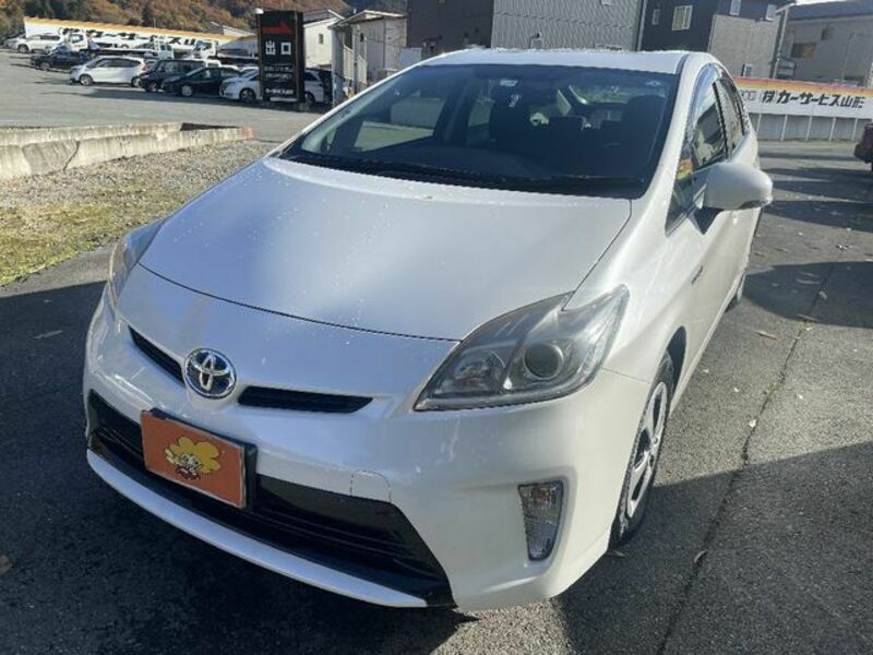 TOYOTA　PRIUS