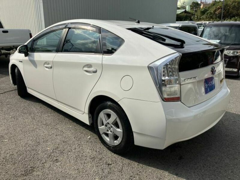 PRIUS-3