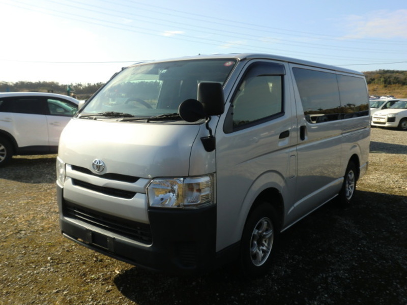 Toyota hiace kdh206v