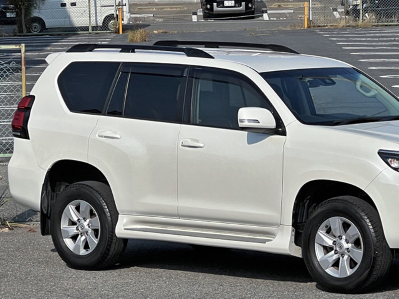 LAND CRUISER PRADO-12