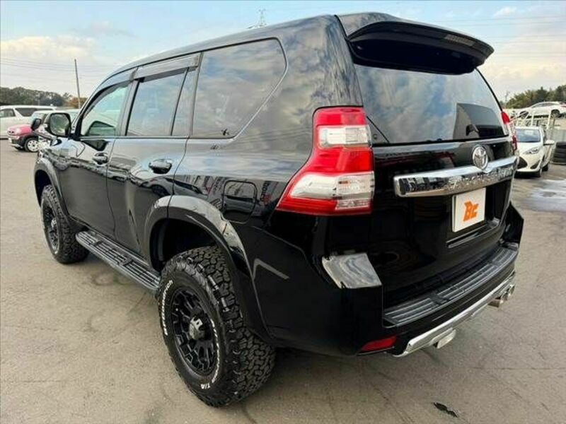 LAND CRUISER PRADO-12