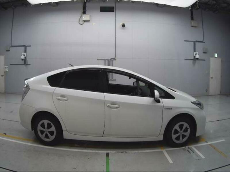 PRIUS-3