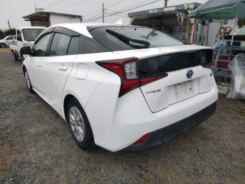 PRIUS-4