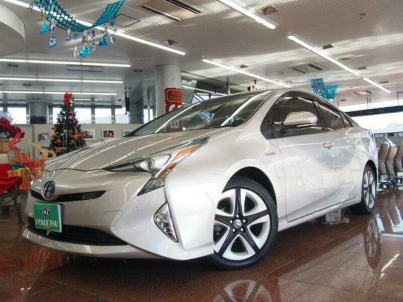 TOYOTA　PRIUS