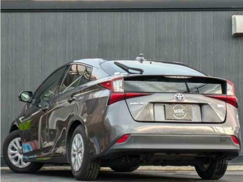 PRIUS-4