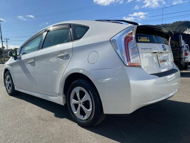 PRIUS-8