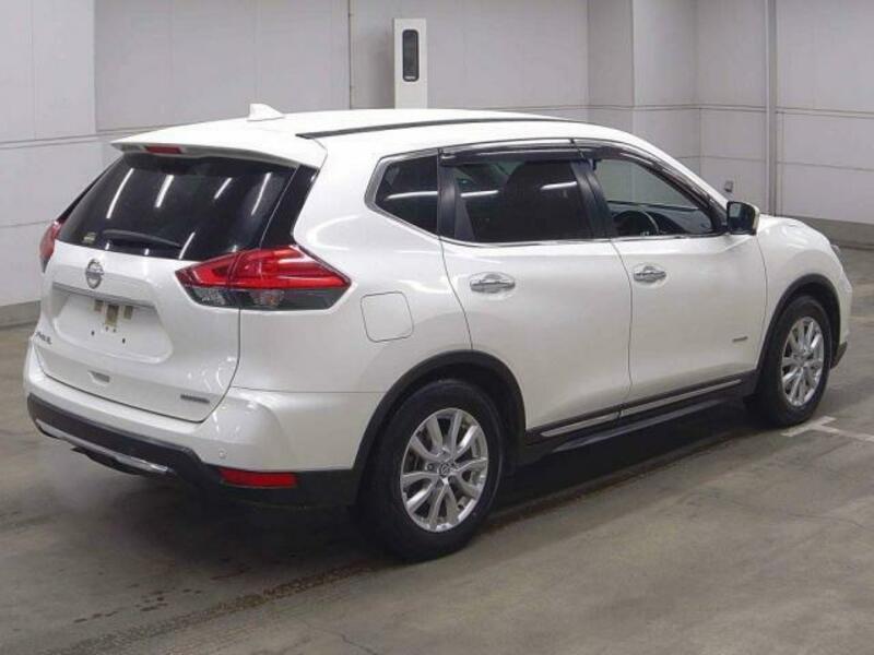 X-TRAIL-4