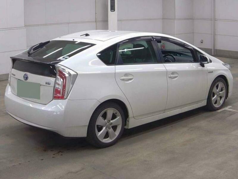 PRIUS-4