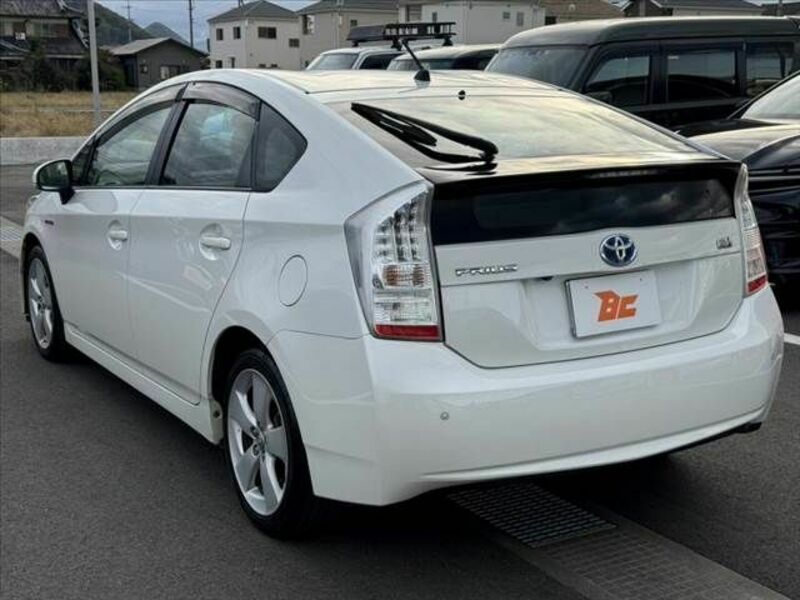 PRIUS-12