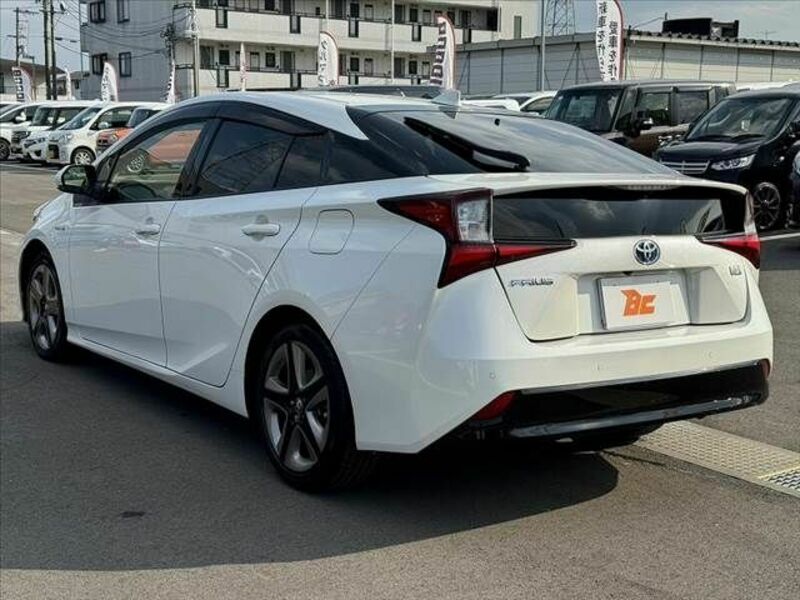 PRIUS-12