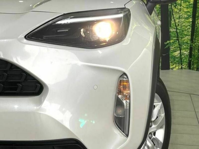 YARIS CROSS-12