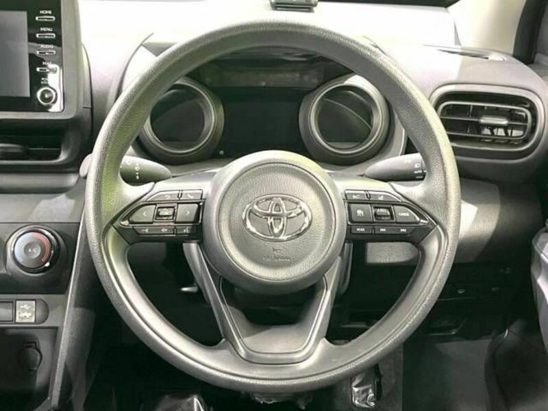 YARIS CROSS-11