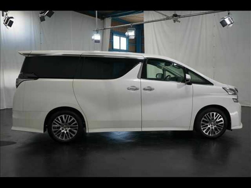 VELLFIRE-15