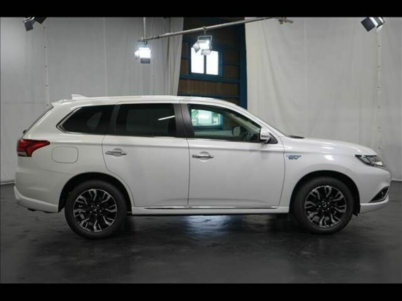 OUTLANDER PHEV-15