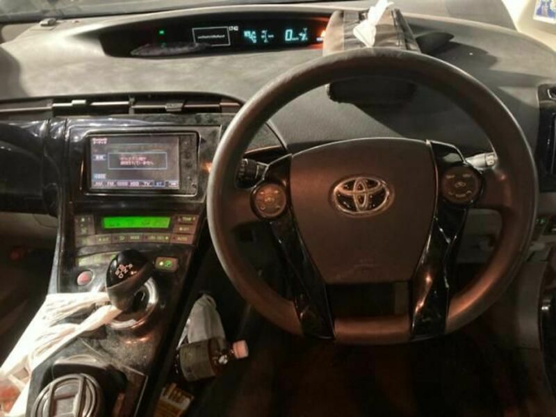 PRIUS-16