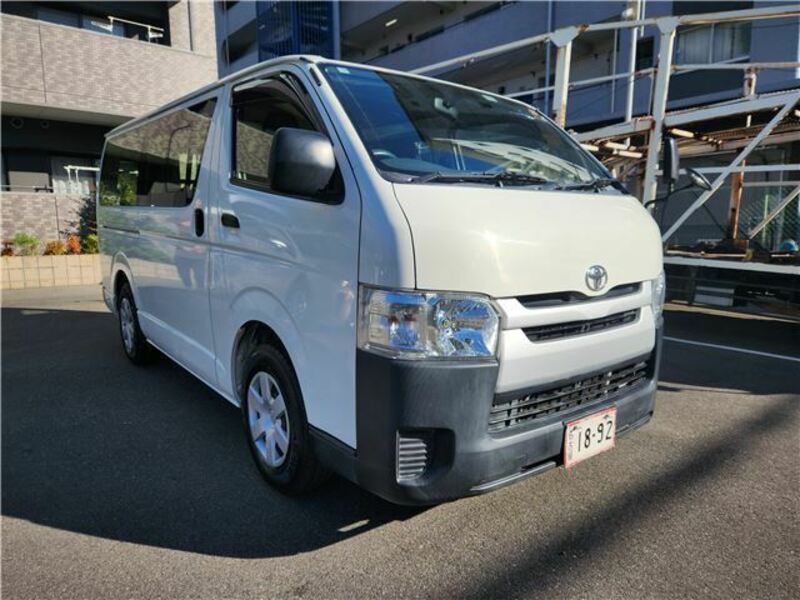 TOYOTA　HIACE