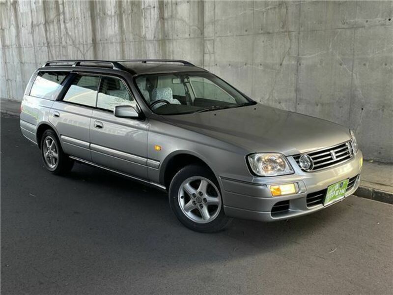 NISSAN　STAGEA