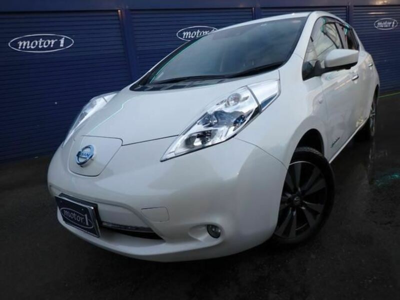 NISSAN　LEAF