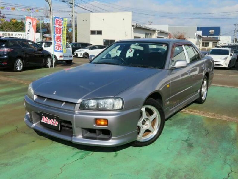 NISSAN　SKYLINE