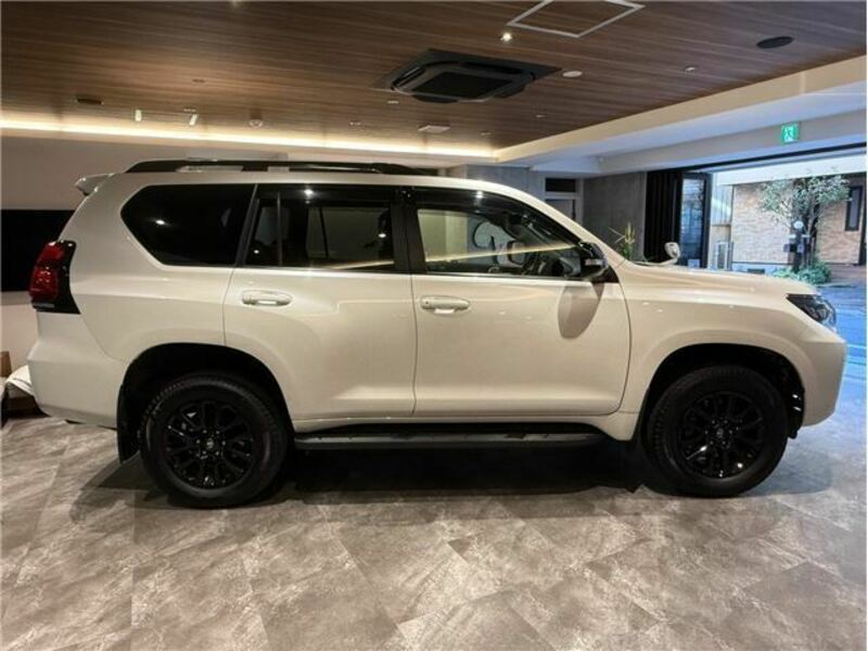 LAND CRUISER PRADO-4