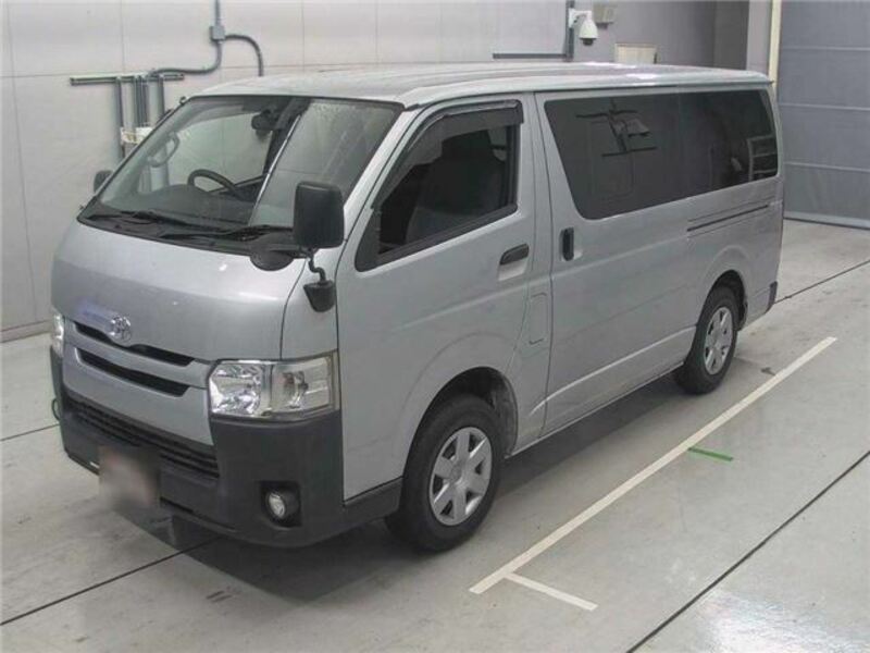 TOYOTA　HIACE