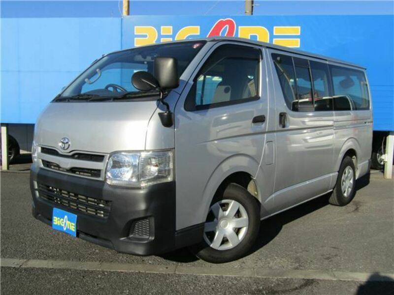 TOYOTA　HIACE VAN