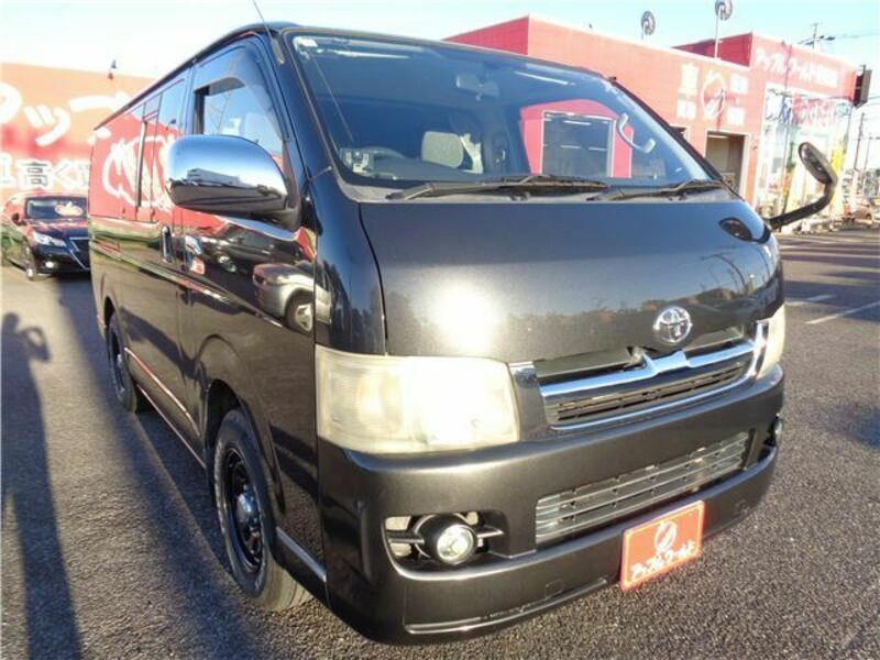 TOYOTA　HIACE