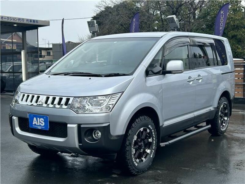 MITSUBISHI　DELICA D5