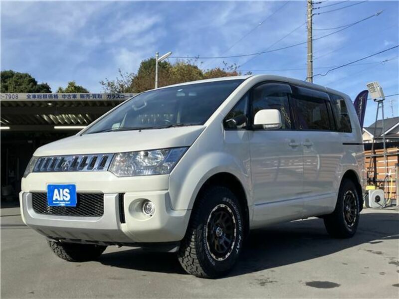 MITSUBISHI　DELICA D5