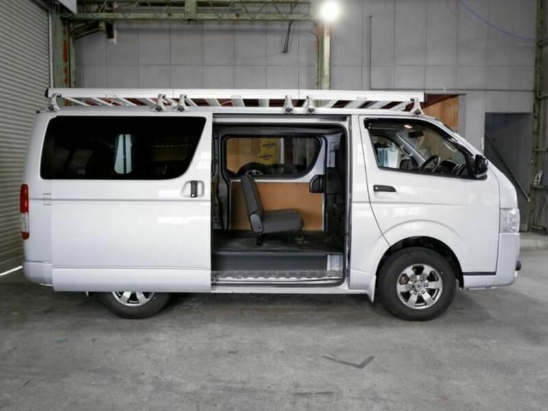 HIACE VAN-24