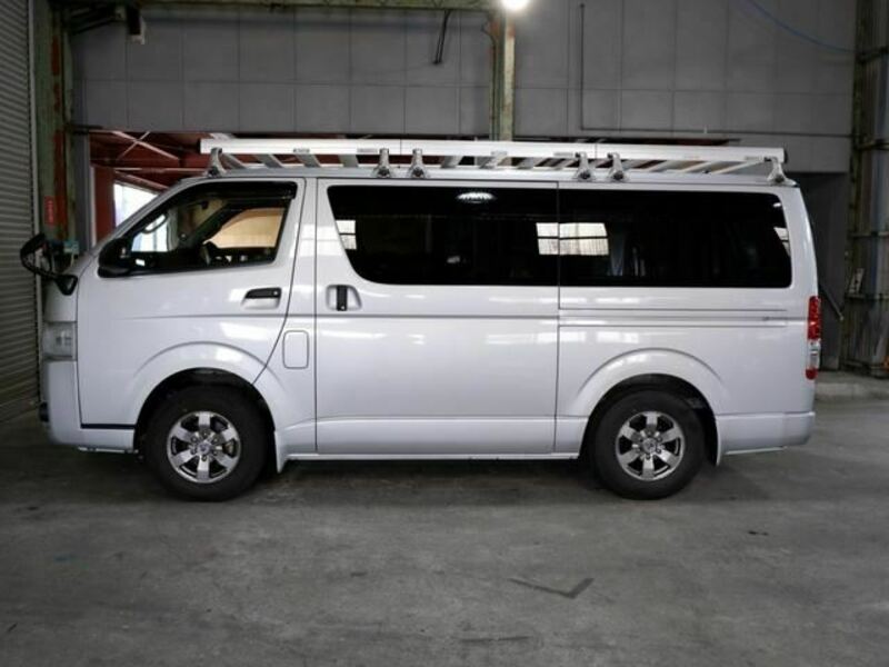 HIACE VAN-28