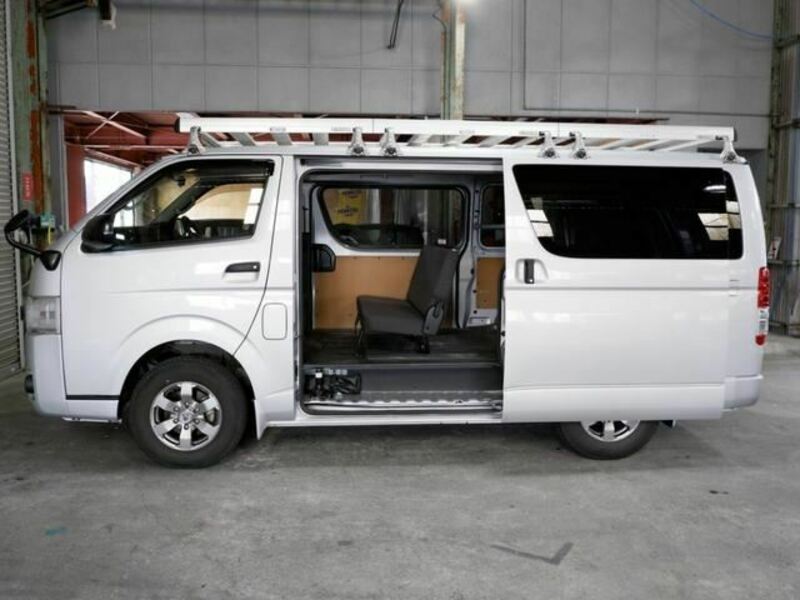 HIACE VAN-29