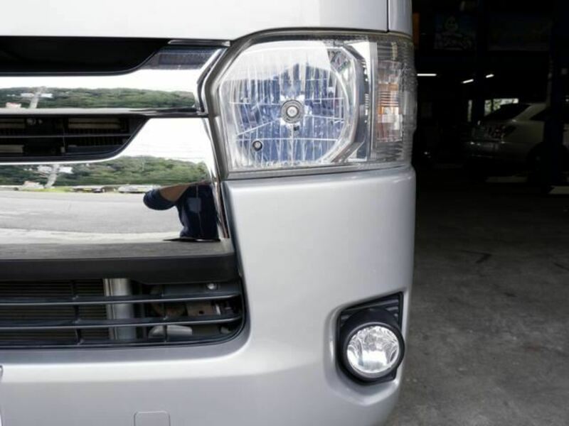 HIACE VAN-44