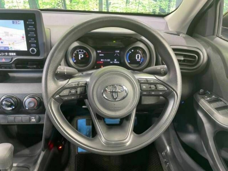 YARIS CROSS-11