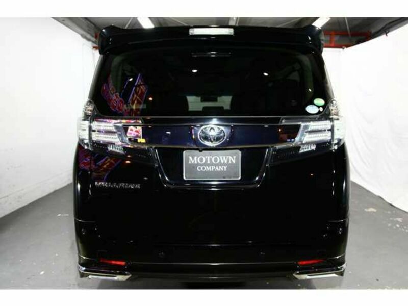 VELLFIRE-1