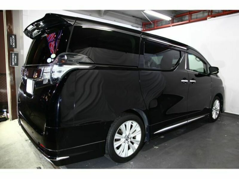 VELLFIRE-11