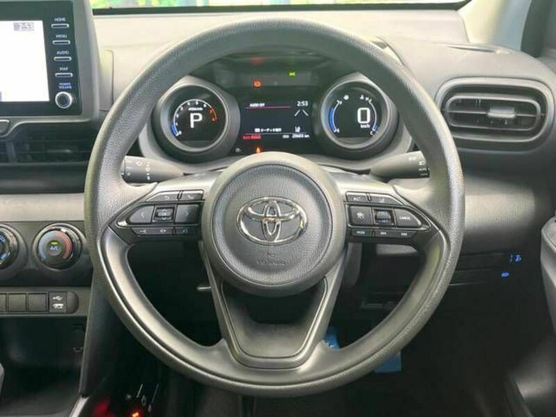 YARIS CROSS-11