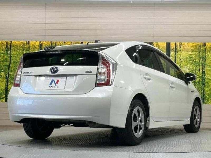 PRIUS-17