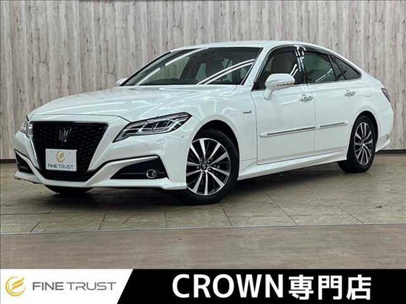 TOYOTA　CROWN