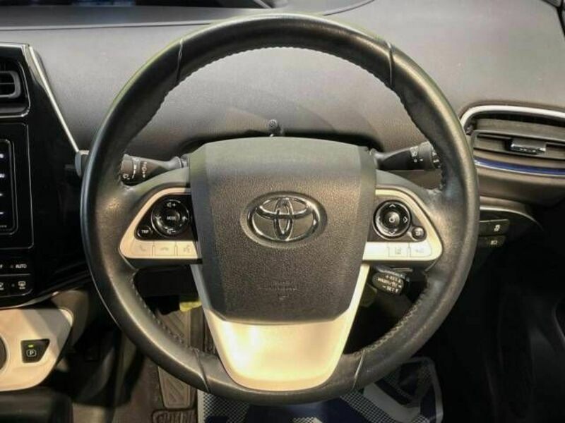 PRIUS-11