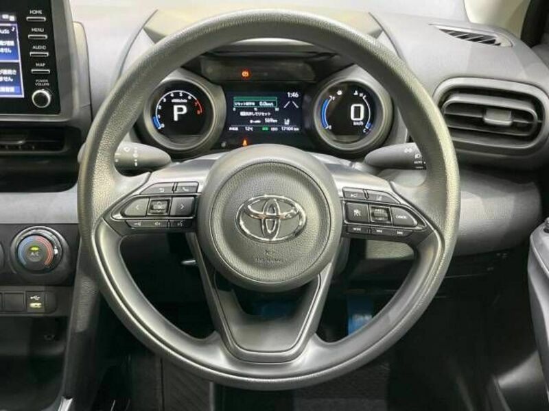 YARIS CROSS-11