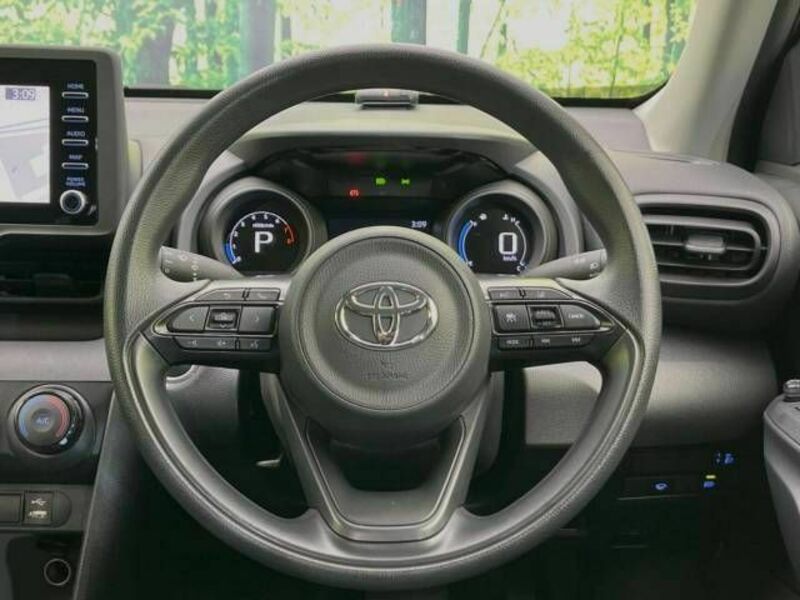 YARIS CROSS-11