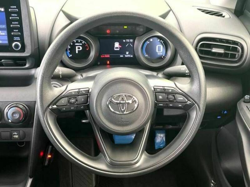 YARIS CROSS-11